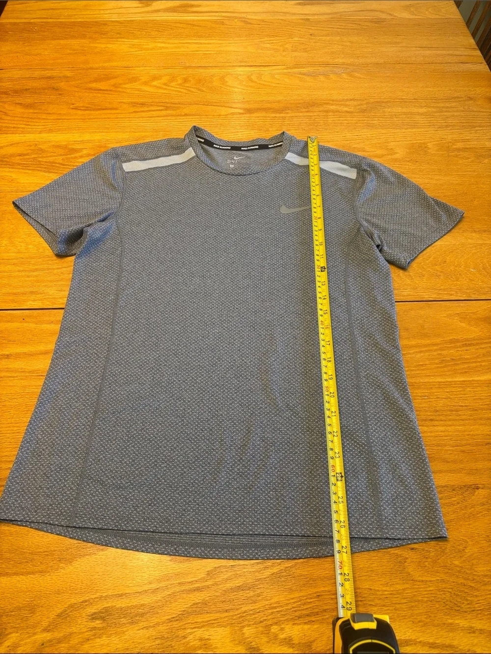 Nike Men’s Black & Gray Diagonal-Stripe Quarter-Zip + Blue & Light Gray Nike Top